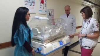Фондация "Нашите недоносени деца" дари нов кувьоз на Отделението по…